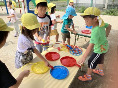 どろんこ＆シャボン玉遊び始めました | 長森北保育園