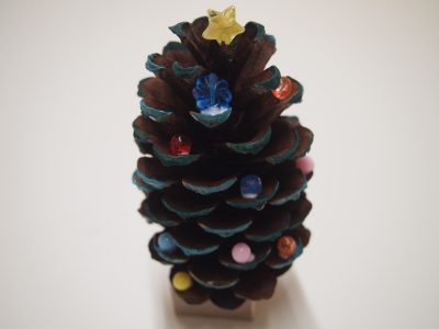 【ふなぶせ南】創作クラブで松ぼっくりツリーを作りました。 | 支援センターふなぶせ南