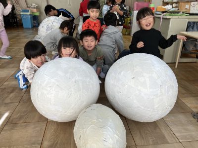 保育園に恐竜の卵？ | 長森北保育園