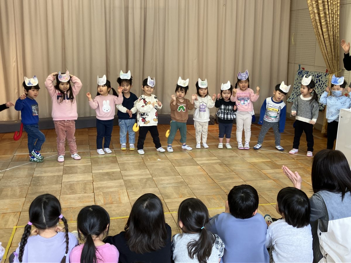 発表会ごっこ、楽しんでいます。 | 長森北保育園