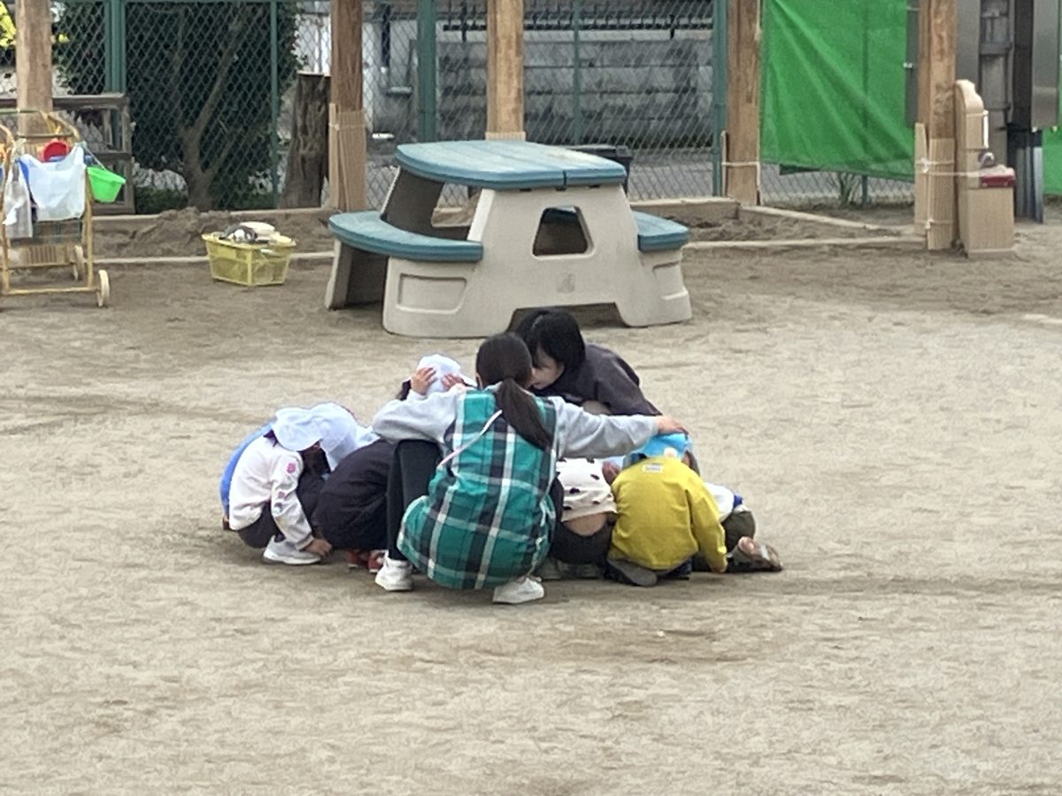 ２月　避難訓練　自由遊び中の地震、そして火災 | 長森北保育園