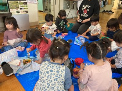 雨の日でも、楽しくて、美味しい春の遠足　ＰＡＲＴ1 | 長森北保育園