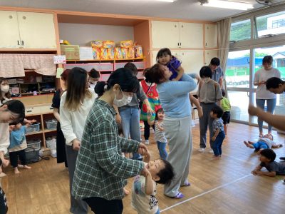 5/28、親子で楽しく保育参観　午後は未満児クラス | 長森北保育園