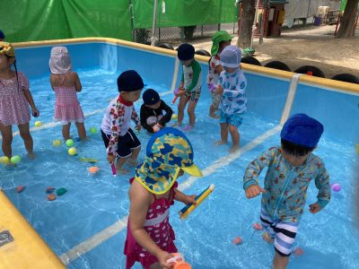 まだまだ続くよ、水遊び | 長森北保育園