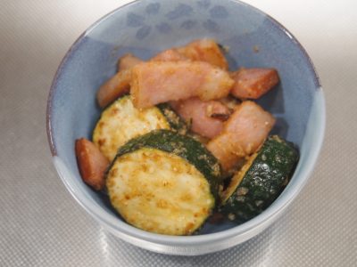 【ふなぶせ南】生活楽ちんクラブでズッキーニのごまマヨ炒めを作りました。 | 支援センターふなぶせ南