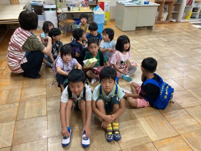 本番さながらの雨、引き渡し訓練 | 長森北保育園